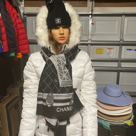 Jackets - Picture 2 of 4